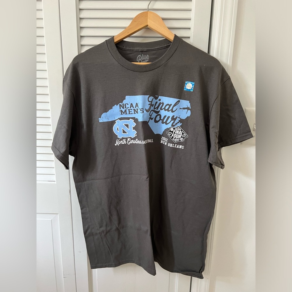 2022 UNC North Carolina Tar Heels Men's Basketball Final Four T-Shirt Size Large